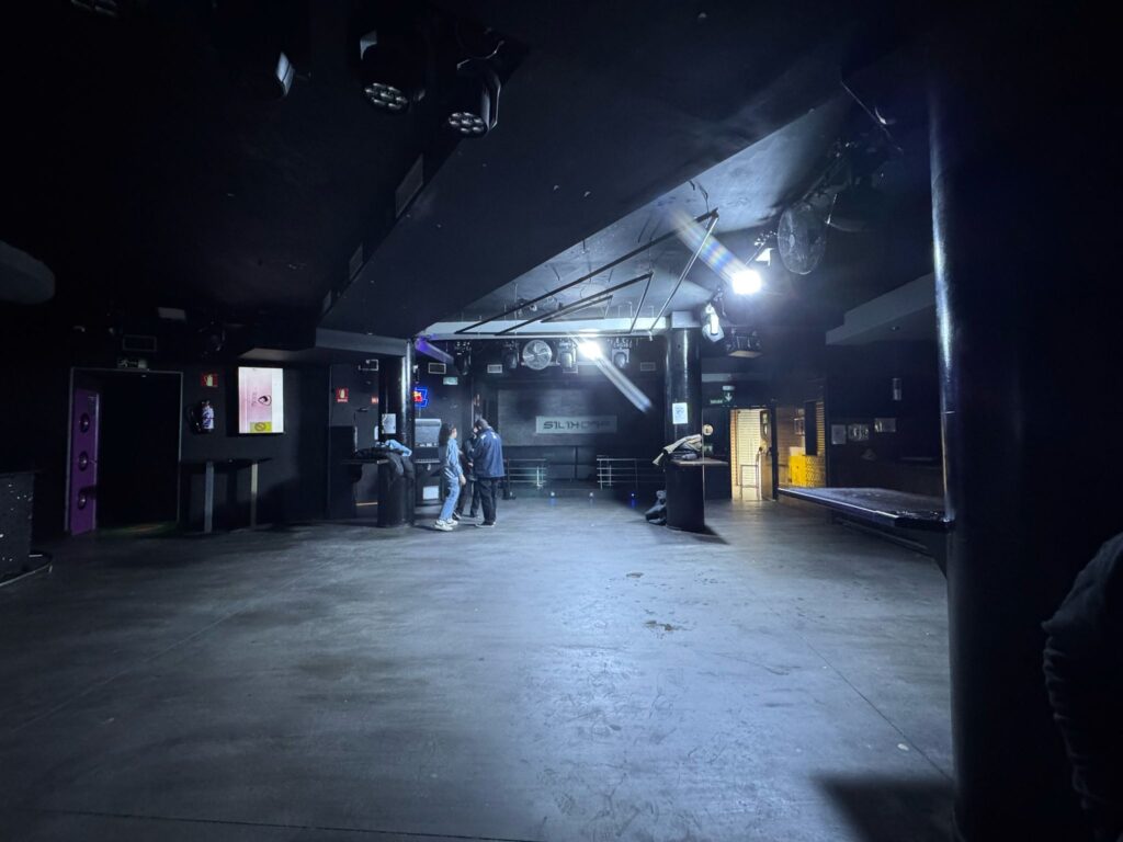 Scouting realizado en sala silikona en Madrid para el cue sheet